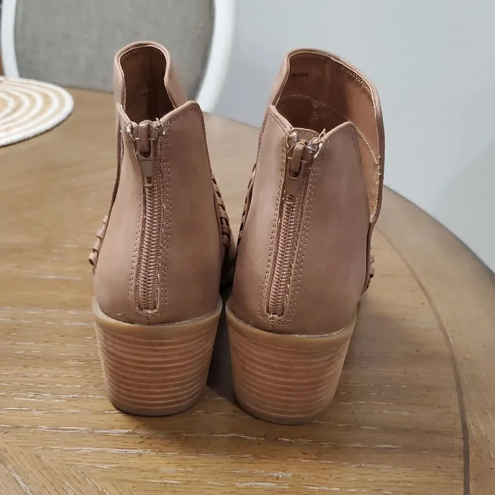 DV by dolce vita Orson booties, Size 10, NWOT